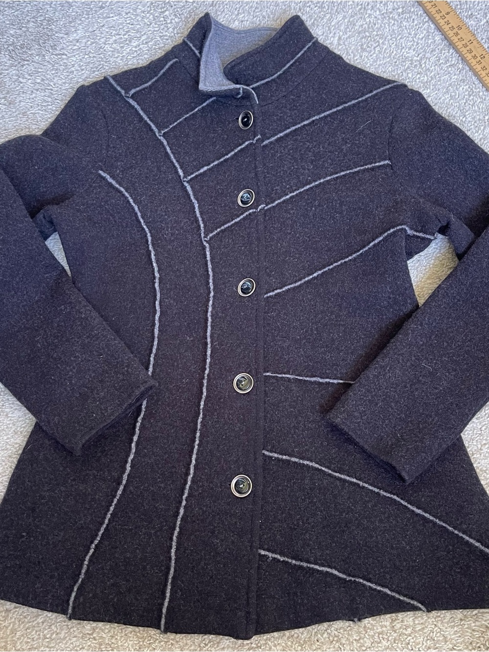 Icelandic Design 100% Wool Women’s Cardigan Sweater Size S Grey Artsy Layers - Picture 4 of 10